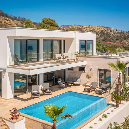 וילה Maxime With Heated Pool *