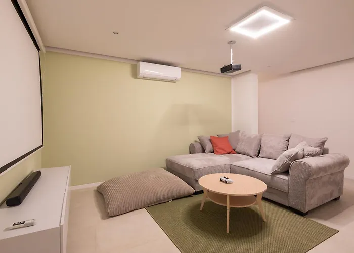 וילה Maxime With Heated Pool