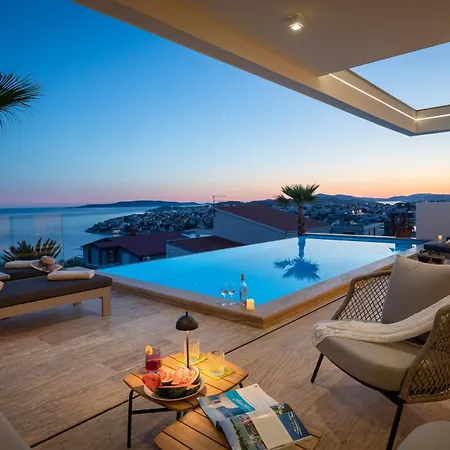 Βίλα Maxime With Heated Pool Τρογκίρ