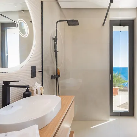 Maxime With Heated Pool *