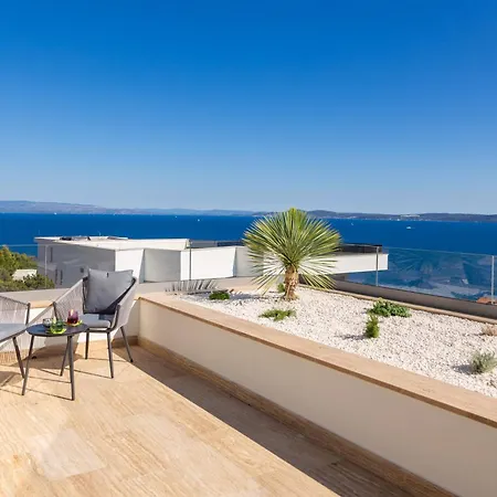 Maxime With Heated Pool Trogir