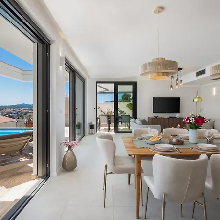 Maxime With Heated Pool *