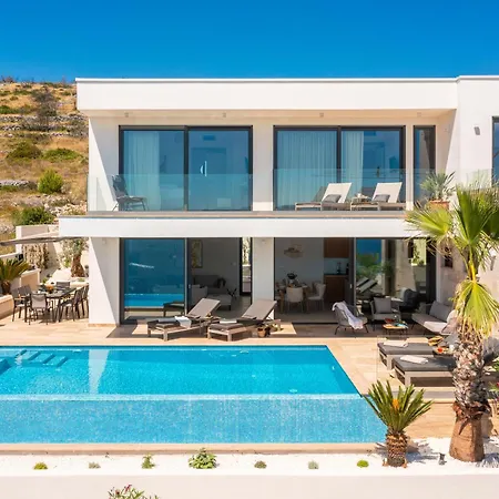 Βίλα Maxime With Heated Pool Τρογκίρ