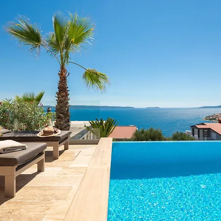 Maxime With Heated Pool Βίλα Τρογκίρ