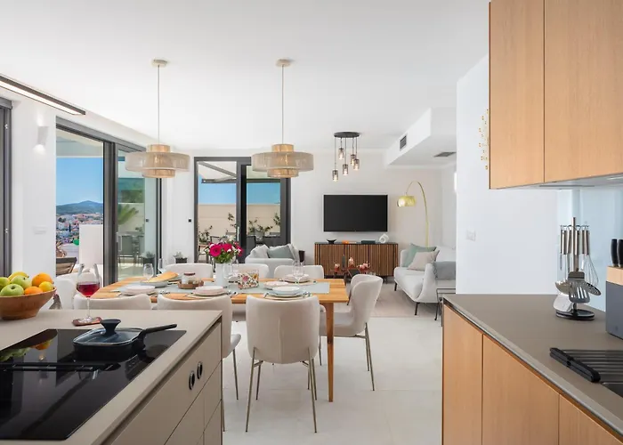 Maxime With Heated Pool 빌라 트로기르