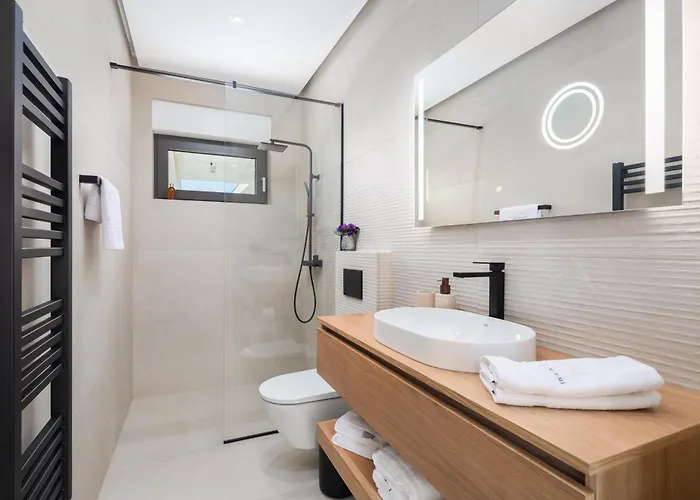 Maxime With Heated Pool * 트로기르