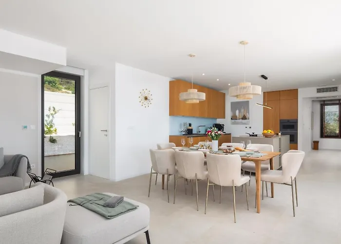 Maxime With Heated Pool 빌라 *