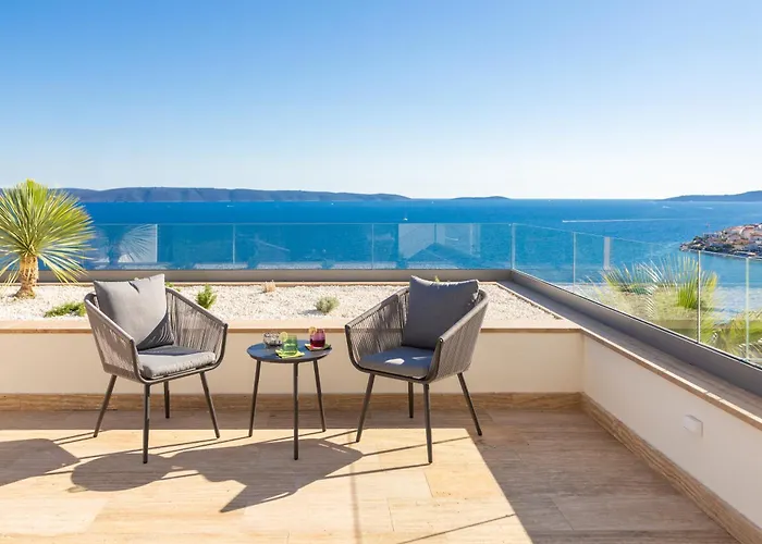 Maxime With Heated Pool 트로기르