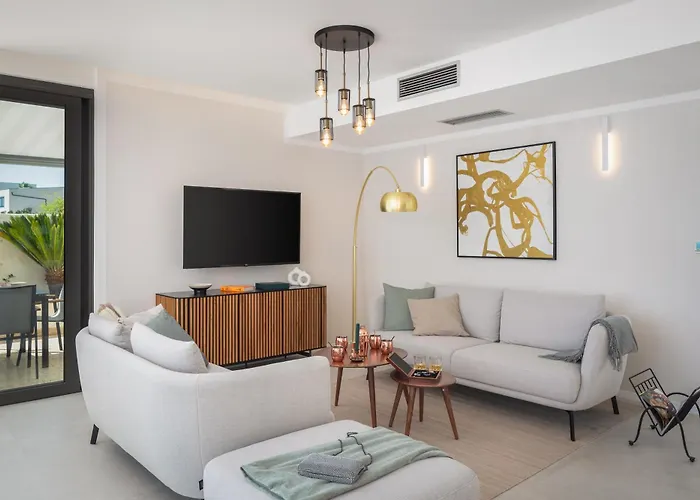 Maxime With Heated Pool 빌라 *