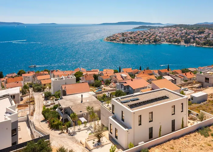 Maxime With Heated Pool