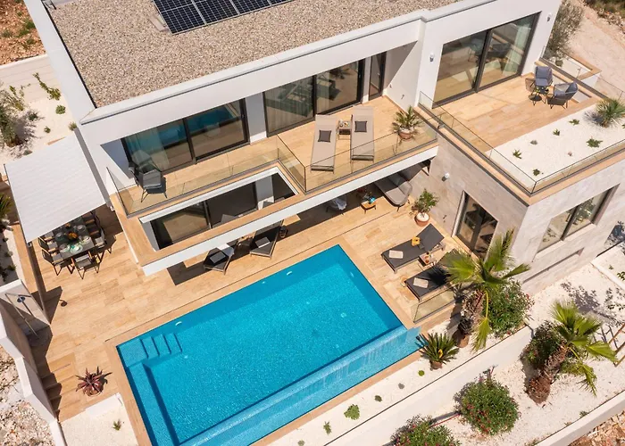 Maxime With Heated Pool 빌라 *