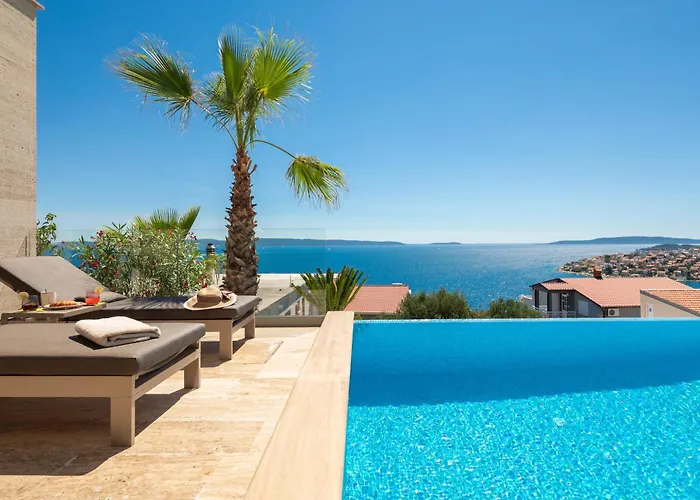 Maxime With Heated Pool 빌라 트로기르